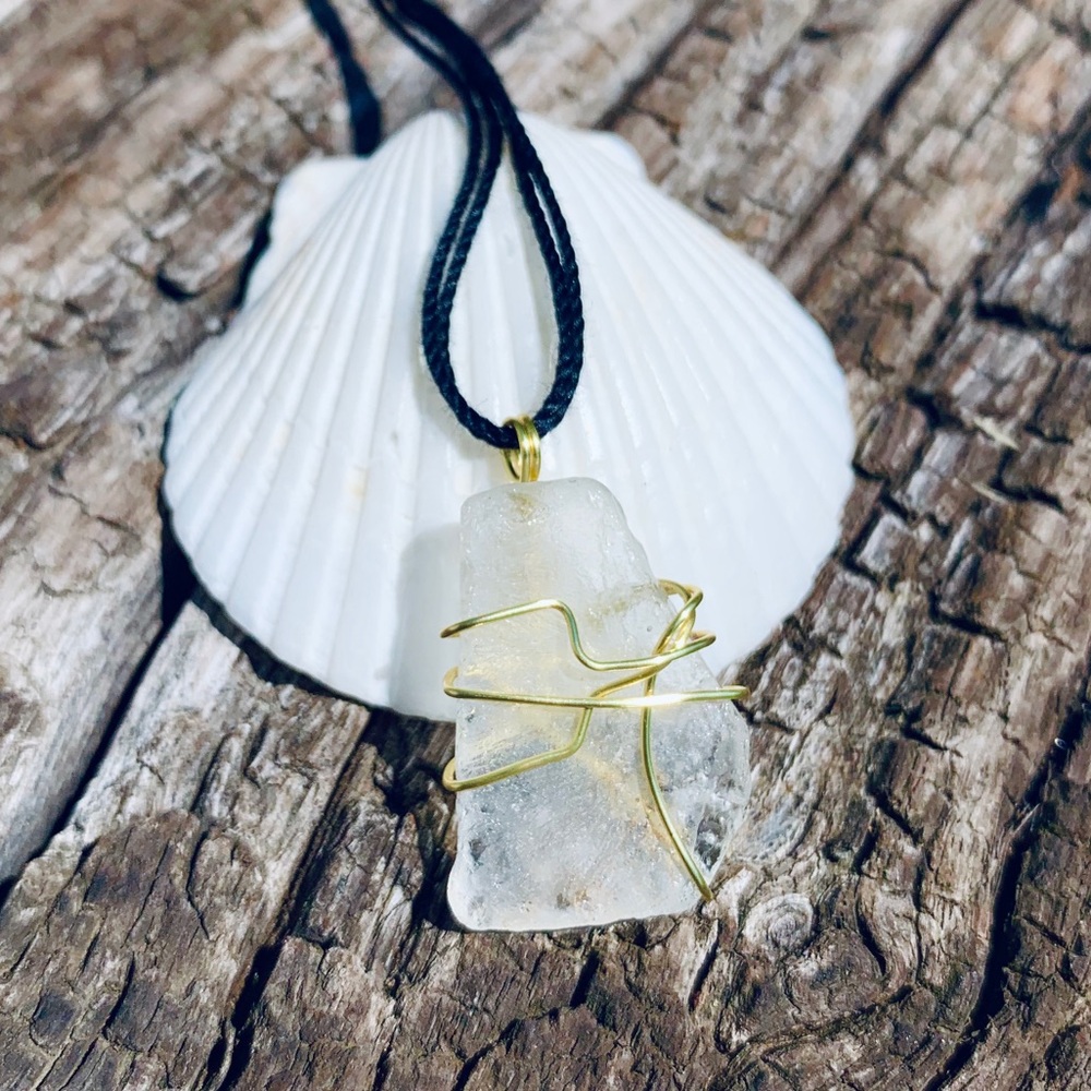 🐳 3/$25 Paradise Found Seaglass Necklace - Picture 2 of 6